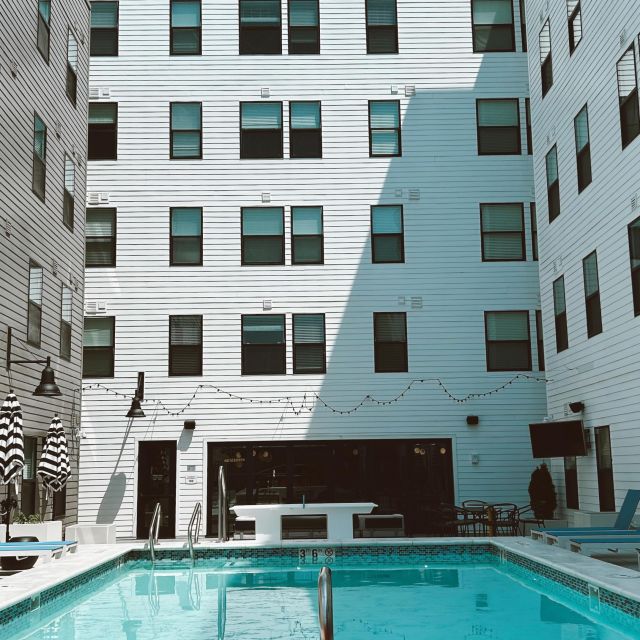 Dream date? Poolside at VERVE >>>