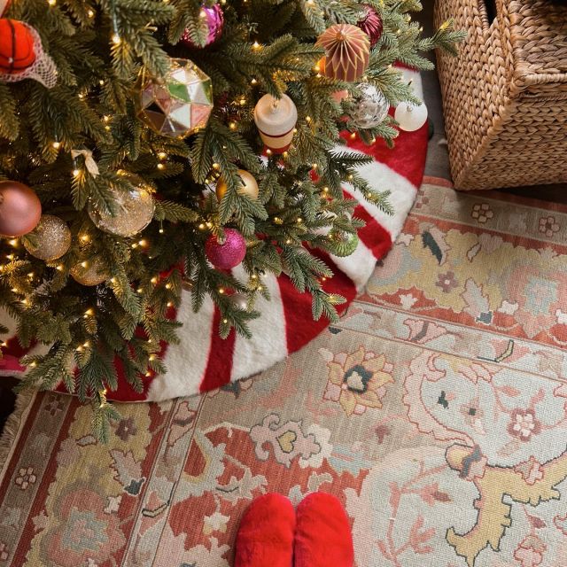 ’Twas the day before Christmas at VERVE so bright,
Finals are finished, the vibes feel just right.
Books are all closed, the stress melts away,
Now it’s cozy nights and wintery days ❄️

From movie marathons to friends down the hall,
VERVE feels like home through it all.

Wishing our residents warmth, cheer, and rest! 

Happy Holidays from VERVE, where living feels best 🤍✨