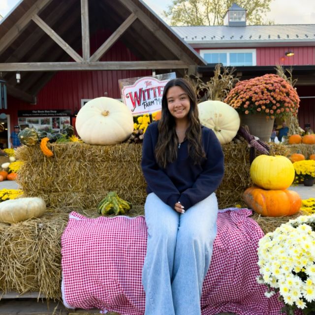 𝐻𝑒𝓁𝓁𝑜, 𝒸𝑜𝓏𝓎 𝓈𝑒𝒶𝓈𝑜𝓃! 🧣 

There’s nothing like that crisp autumn air and rows and rows of pumpkins. This is what fall memories are made of.

📸: @maigannon04
