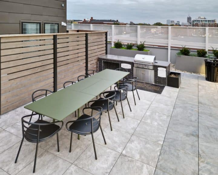 The Verve Columbus student apartments rooftop grilling area